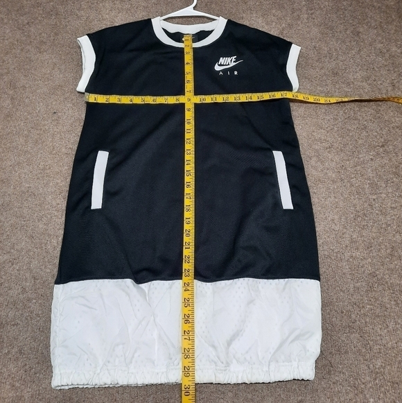 NIKE AIR Girls (Large) Sports Wearomens Short Sleeve Dress Black White - Picture 7 of 9